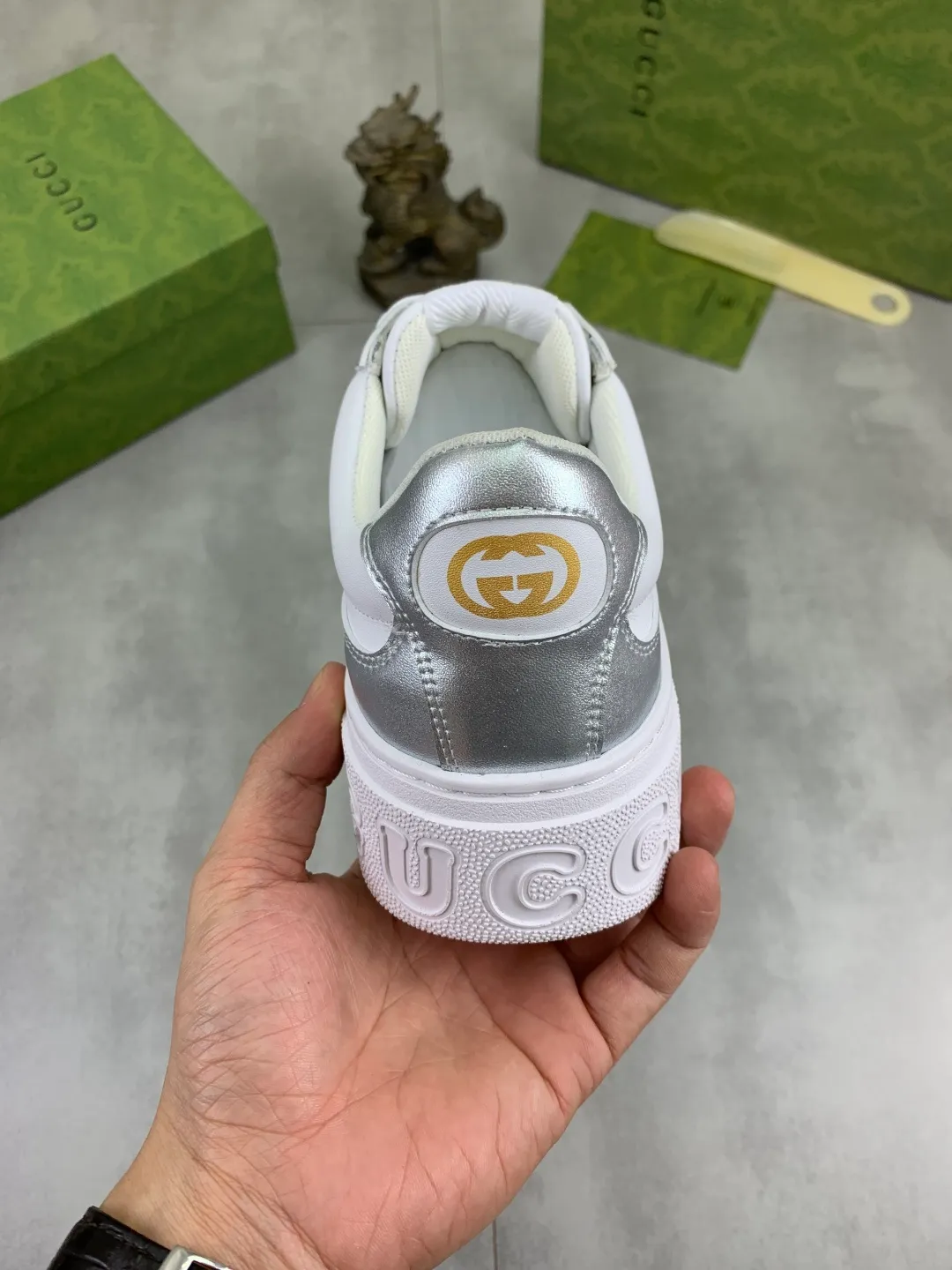 Men's shoes 💰P400💰【New model】 🆘 The latest model from Gucci official website 🎁 Classic casual and fashionable men's shoes 👟 Hot model 💥 Simple and elegant style, exclusive for trendy men. Unique latest brand elements from the official website 👑 Original Gucci decoration, fashionable and generous, made of original soft calfskin fabric ➕ Comfortable soft pigskin lining ✅Wear-resistant rubber outsole specified on the official website_Full elasticity, classic model taken in real life🎬Color: 5️⃣colors available😍Number: 38-44 (45 46 customized)
